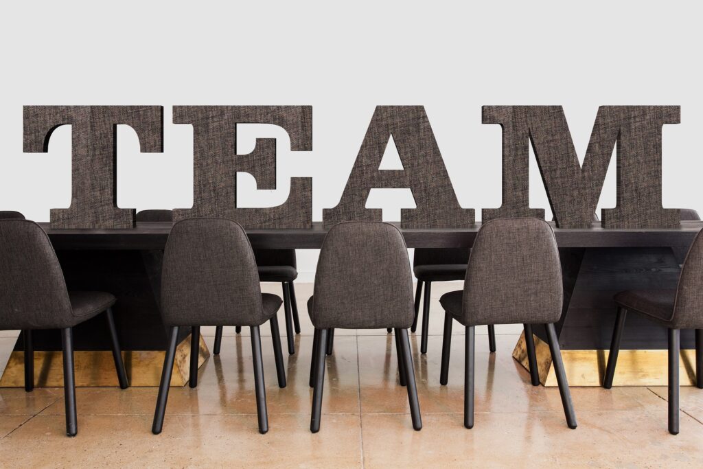 Equipe Team Administrative Chaises Table
